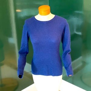 Lord & Taylor navy Cashmere long sleeved sweater.